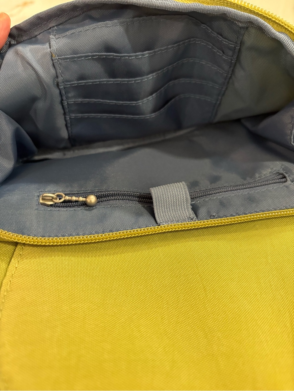 Baggallini Crossbody Bag Olive Green Nylon Travel Purse Multi Pocket w/Zip Pouch - Picture 6 of 7